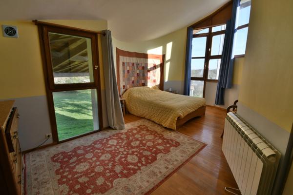 Maison à vendre 10 pièces Proche TONNAY CHARENTE.