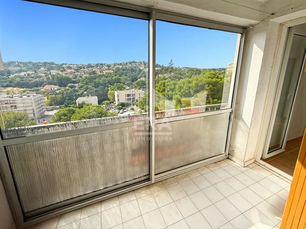 LES PENNES MIRABEAU - LE CLOS IDEAL- Appartement T4 de 69m2 avec 2 balcons dans une résidence sécurisée