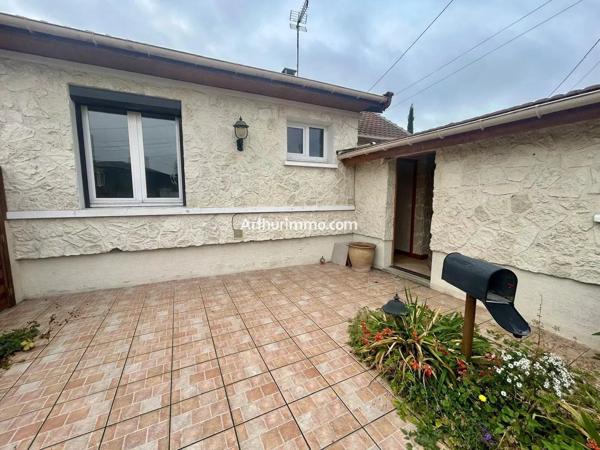 Location                                                      Maison
                        
                     4 pièces                      89 m2                     à Sucy-en-Brie