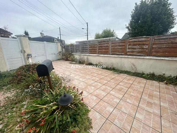 Location                                                      Maison
                        
                     4 pièces                      89 m2                     à Sucy-en-Brie