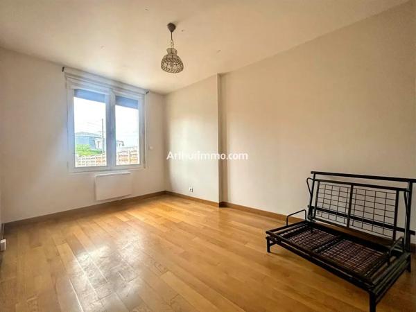 Location                                                      Maison
                        
                     4 pièces                      89 m2                     à Sucy-en-Brie