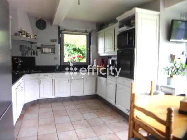 Maison
         7 pièces
        - 146 m² Exclusivité 595 000 € *