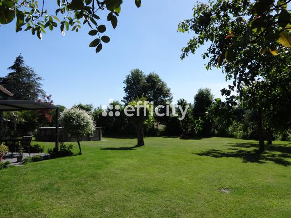 Maison
         7 pièces
        - 146 m² Exclusivité 640 000 € *