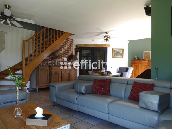 Maison
         7 pièces
        - 146 m² Exclusivité 640 000 € *