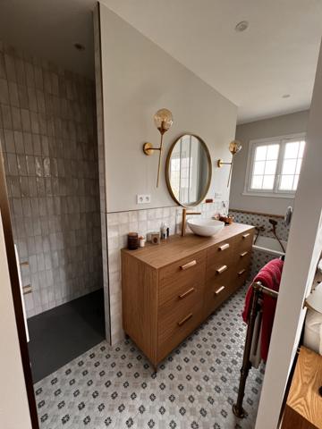 À vendre - Maison individuelle, 7 pièces située à Saint-Cyr-sur-Loire (37540)