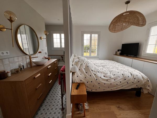 À vendre - Maison individuelle, 7 pièces située à Saint-Cyr-sur-Loire (37540)