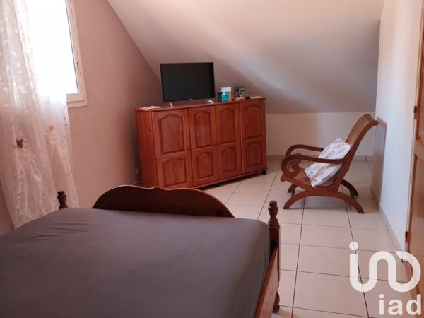 Maison 7 pièces de 120 m² à Saint-Joseph (97480)