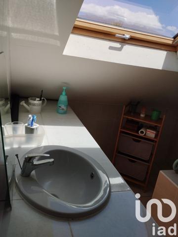 Maison 7 pièces de 120 m² à Saint-Joseph (97480)