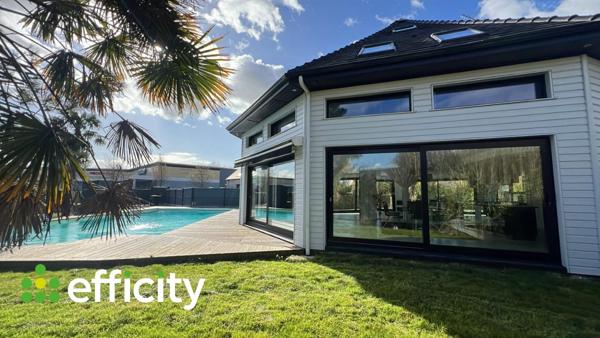 Maison
         7 pièces
        - 227 m² Exclusivité 523 000 € *