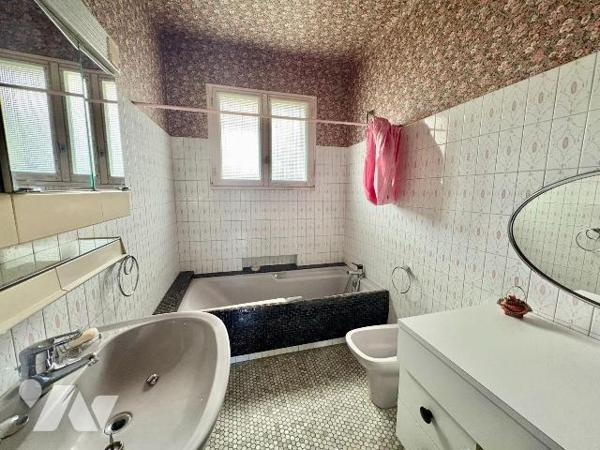 NOUVEAUTE ET SEULEMENT AU SEIN DE L'OFFICE TRENTE CINQ NOTAIRES !

Située dans une impasse tr...