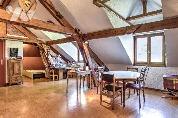 Villa familiale à Beaumont (Jussy), de plus de 200 m² hab. sur 2 375 m² de terrain.