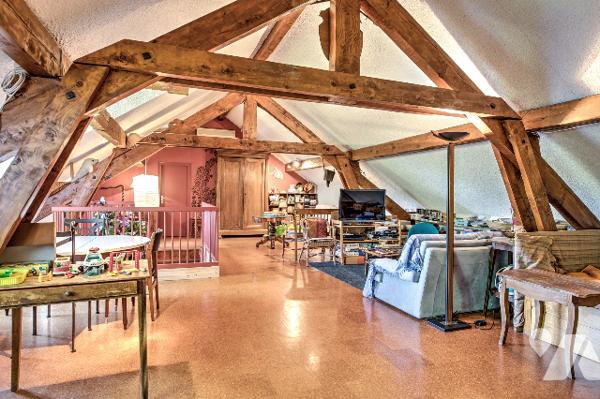 Villa familiale à Beaumont (Jussy), de plus de 200 m² hab. sur 2 375 m² de terrain.