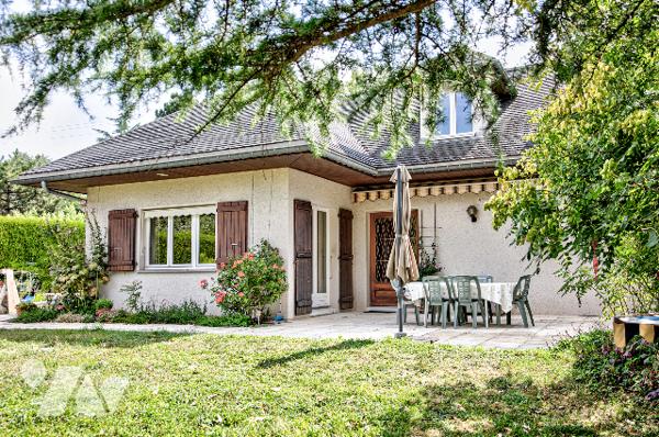 Villa familiale à Beaumont (Jussy), de plus de 200 m² hab. sur 2 375 m² de terrain.