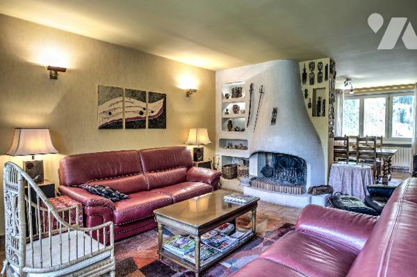Villa familiale à Beaumont (Jussy), de plus de 200 m² hab. sur 2 375 m² de terrain.