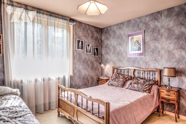 Villa familiale à Beaumont (Jussy), de plus de 200 m² hab. sur 2 375 m² de terrain.