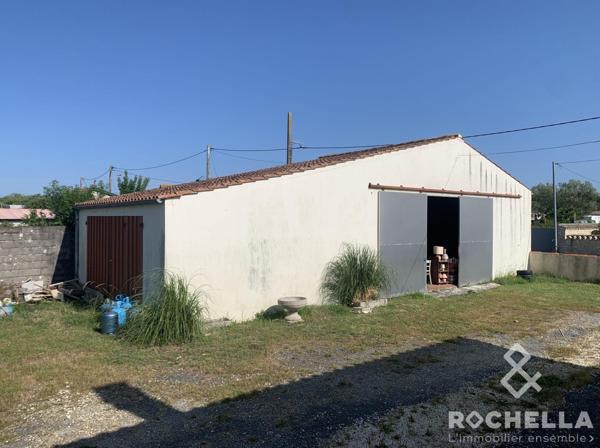 Grand garage de 98m2 sur un terrain de 540m2 environ