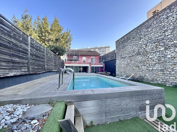 Maison à vendre 6 pièces 146 m² Nîmes