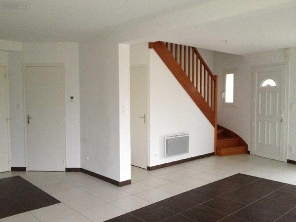 Maison individuelle à louer à Saint-Senier-sous-Avranches dans la Manche (50300), ref : 12547/356