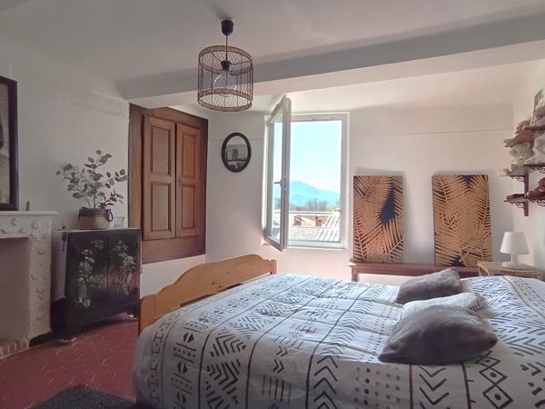 Maison
         4 pièces
        - 86 m² Exclusivité 109 000 € *