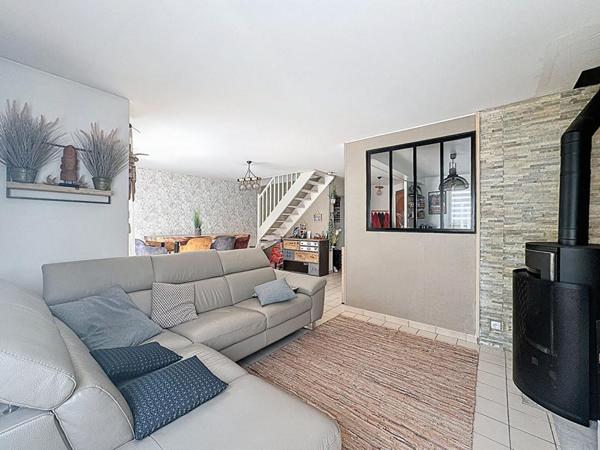 Maison familiale rénovée, non mitoyenne, au calme à Massy/Pileu !