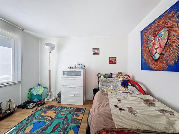 Maison familiale rénovée, non mitoyenne, au calme à Massy/Pileu !