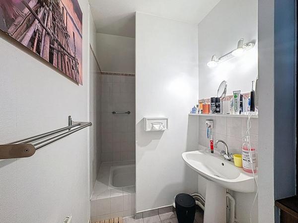 Maison familiale rénovée, non mitoyenne, au calme à Massy/Pileu !