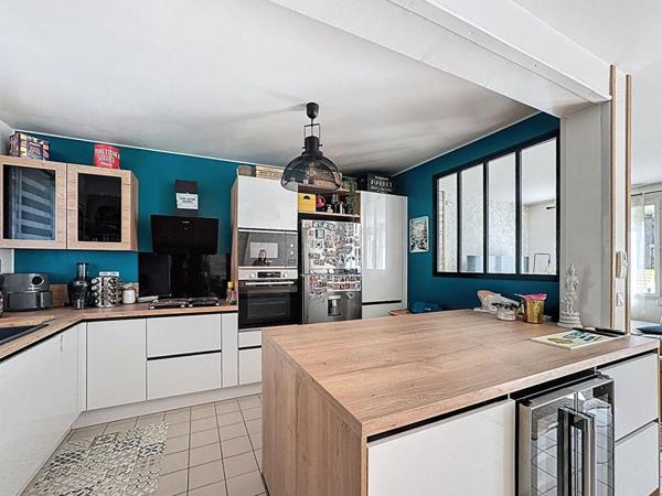 Maison familiale rénovée, non mitoyenne, au calme à Massy/Pileu !