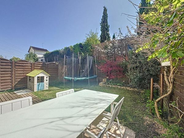 Maison familiale rénovée, non mitoyenne, au calme à Massy/Pileu !