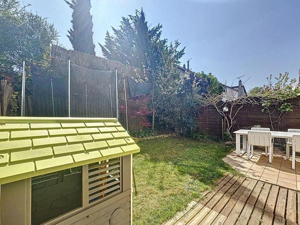 Maison familiale rénovée, non mitoyenne, au calme à Massy/Pileu !