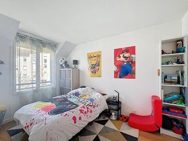 Maison familiale rénovée, non mitoyenne, au calme à Massy/Pileu !