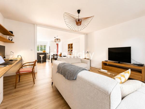 Maison
         6 pièces
        - 125 m² Exclusivité 578 000 € *