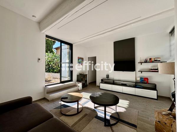Maison
         4 pièces
        - 89 m² Bien prestige 650 000 € *
