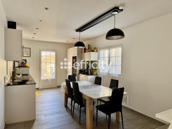 Maison
         4 pièces
        - 89 m² Bien prestige 650 000 € *