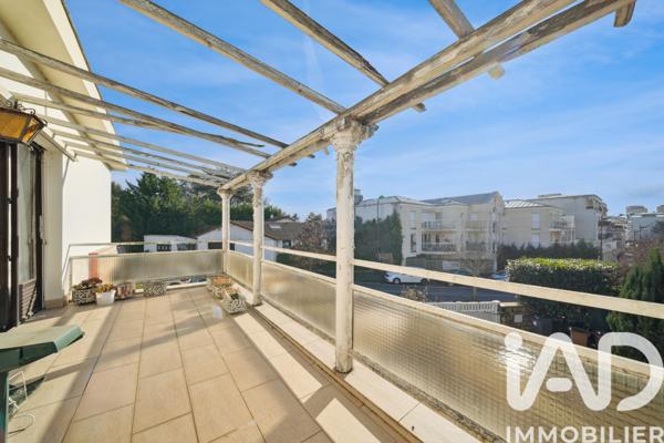 Maison à vendre 9 pièces 241 m² Le Plessis-Robinson
