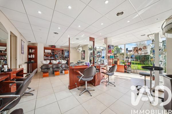 Maison à vendre 9 pièces 241 m² Le Plessis-Robinson