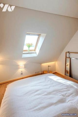 Maison 4 pièces sur trois niveaux semi-mitoyenne en plein coeur de LONS-LE-SAUNIER.