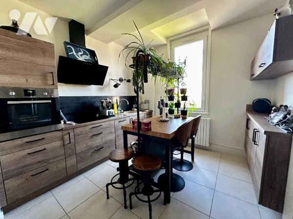 DOLE , appartement traversant 4 pièces 75,78 m²