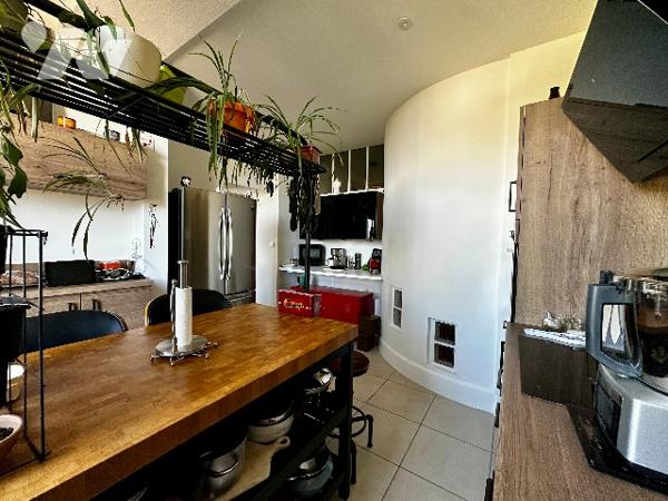DOLE , appartement traversant 4 pièces 75,78 m²