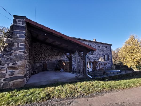 Saint-Privat-d'Allier (43580) Chemin de Compostelle, gorges de l'Allier, à 25km du Puy en Velay, charmante maison traditionnelle en pierre