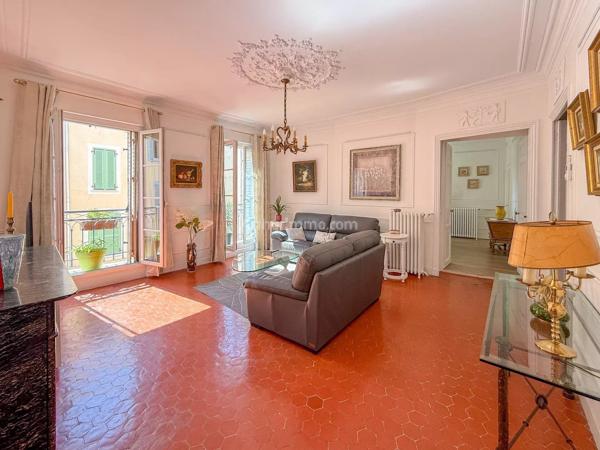 Vente                                                      Appartement
                        
                     5 pièces                      120 m2                     à Draguignan