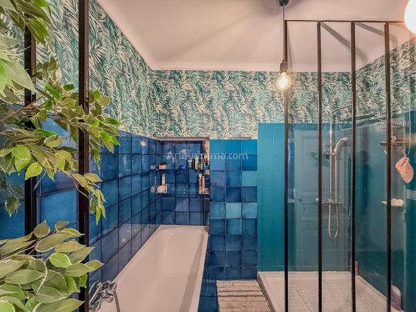 Vente                                                      Appartement
                        
                     5 pièces                      120 m2                     à Draguignan