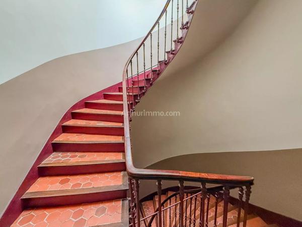 Vente                                                      Appartement
                        
                     5 pièces                      120 m2                     à Draguignan