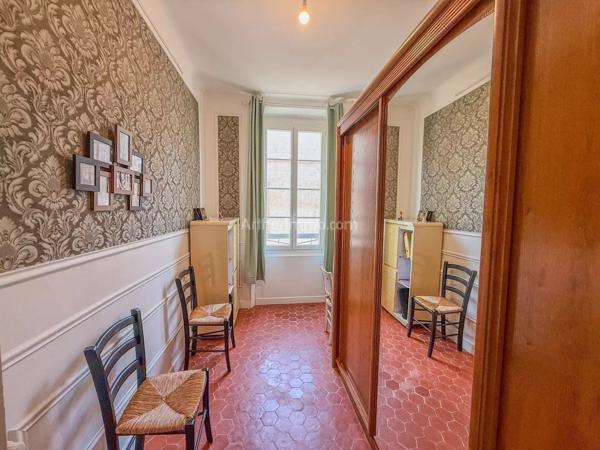 Vente                                                      Appartement
                        
                     5 pièces                      120 m2                     à Draguignan