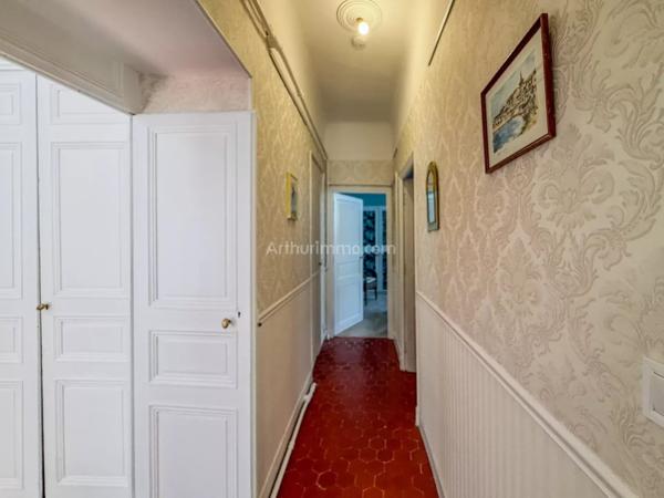 Vente                                                      Appartement
                        
                     5 pièces                      120 m2                     à Draguignan