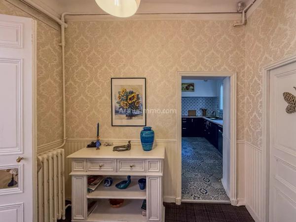 Vente                                                      Appartement
                        
                     5 pièces                      120 m2                     à Draguignan