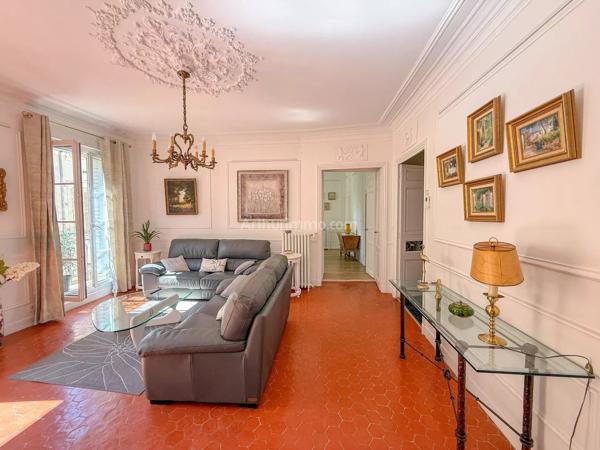 Vente                                                      Appartement
                        
                     5 pièces                      120 m2                     à Draguignan