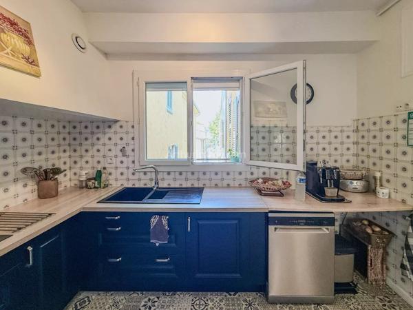 Vente                                                      Appartement
                        
                     5 pièces                      120 m2                     à Draguignan
