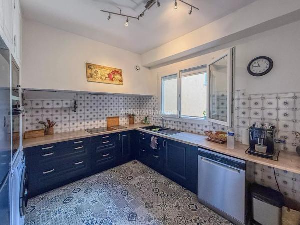 Vente                                                      Appartement
                        
                     5 pièces                      120 m2                     à Draguignan