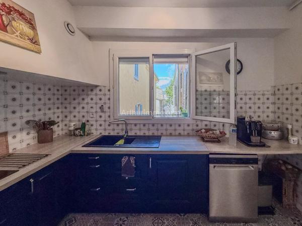 Vente                                                      Appartement
                        
                     5 pièces                      120 m2                     à Draguignan