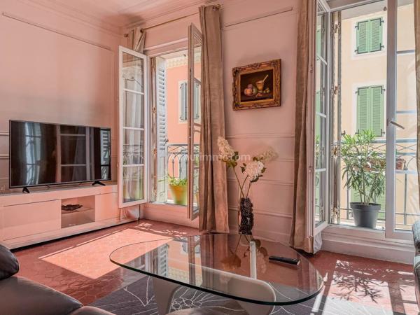 Vente                                                      Appartement
                        
                     5 pièces                      120 m2                     à Draguignan